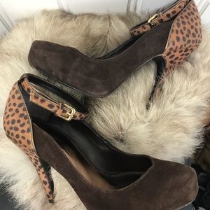 Audrey Brooke leather leopard heels w strap size 7
